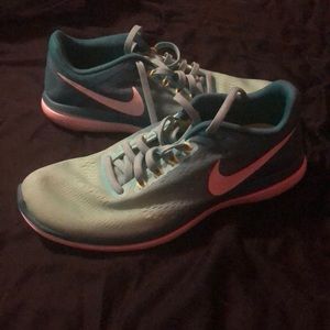 Nike Flex women’s 8.5